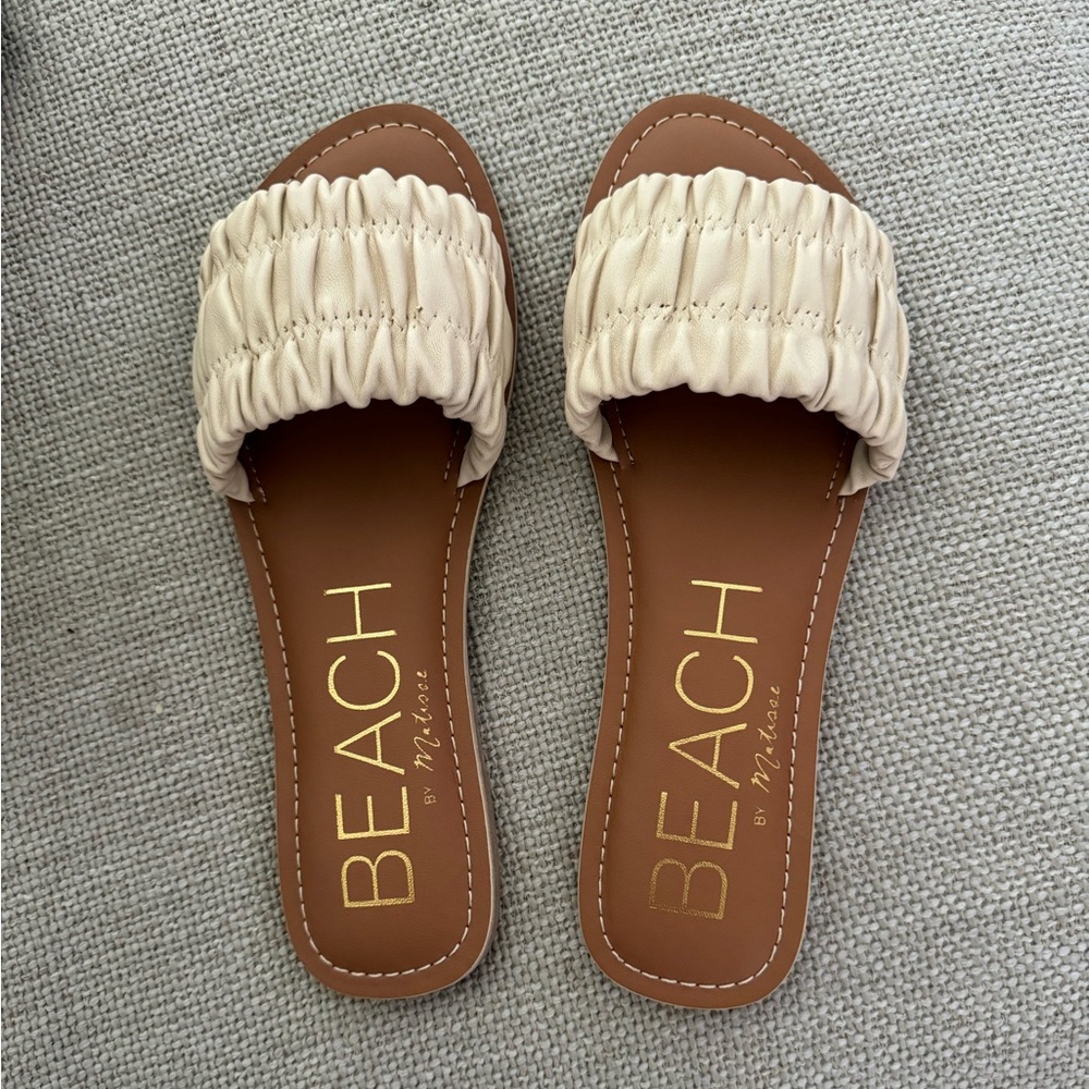 Matisse beach sandals - new in box